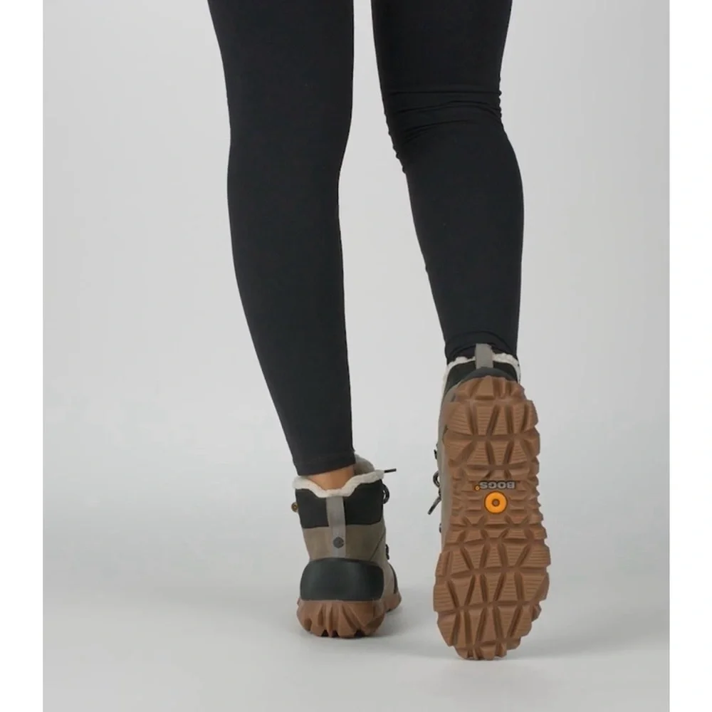 Bogs - Women's - Boots Arcata
Urban Leather... Size 10 - Picture 2 of 12